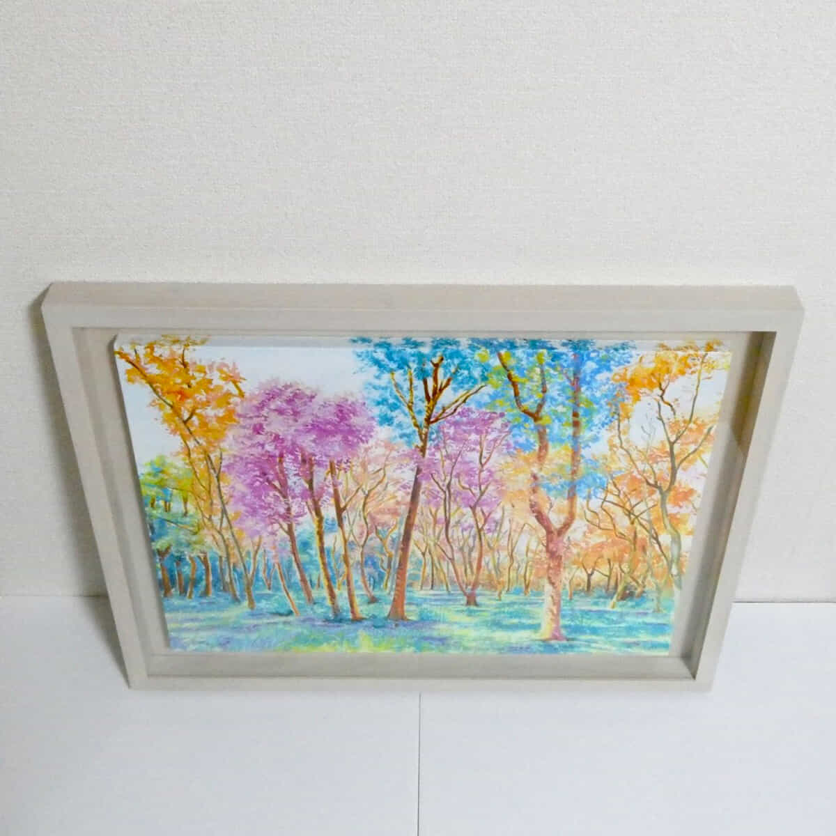 色彩の森 木々の中で-2