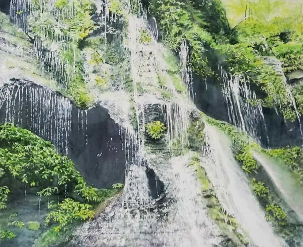 滝と緑の風景-2