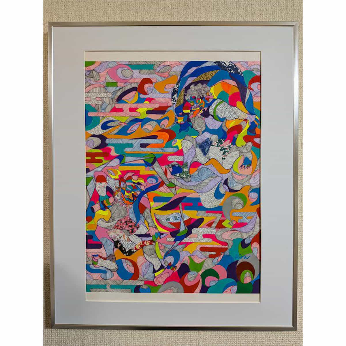 色彩のうねりに宿るもの