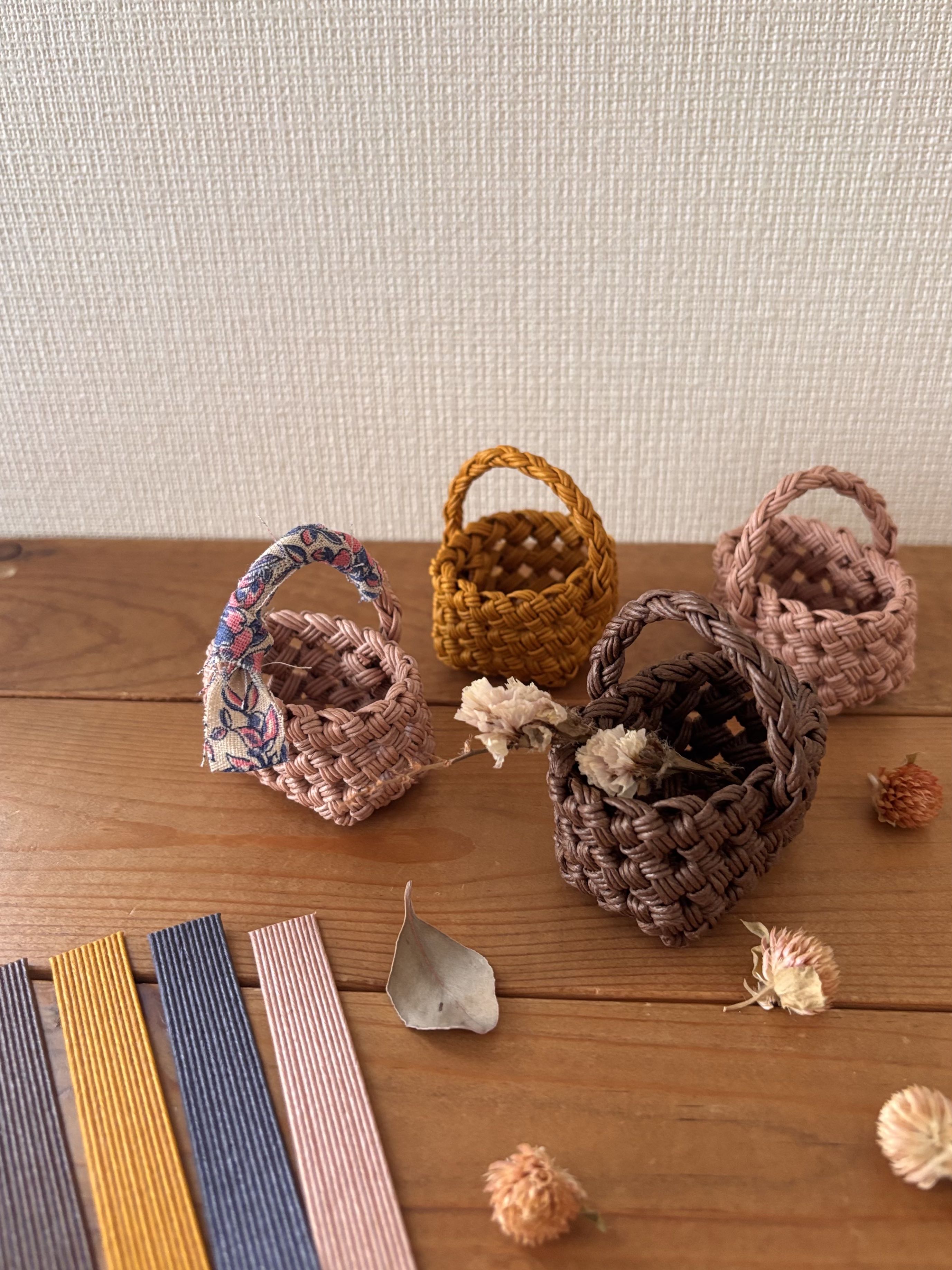 『小さなピクニックかご』